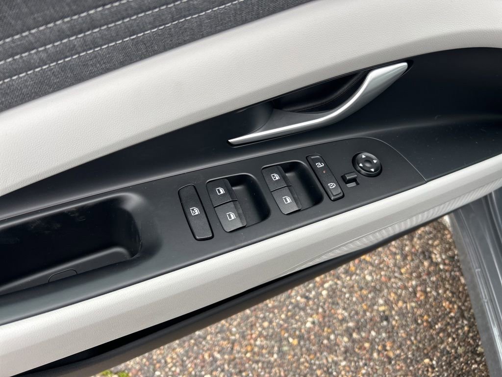 New 2026 Hyundai Elantra Limited image 9