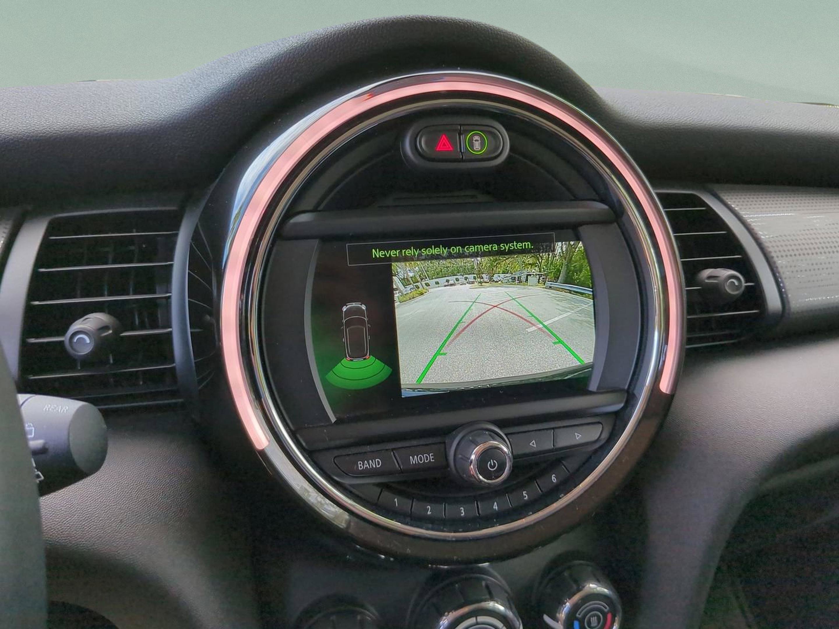 Used 2021 MINI Cooper 2-Door Hardtop FWD image 26
