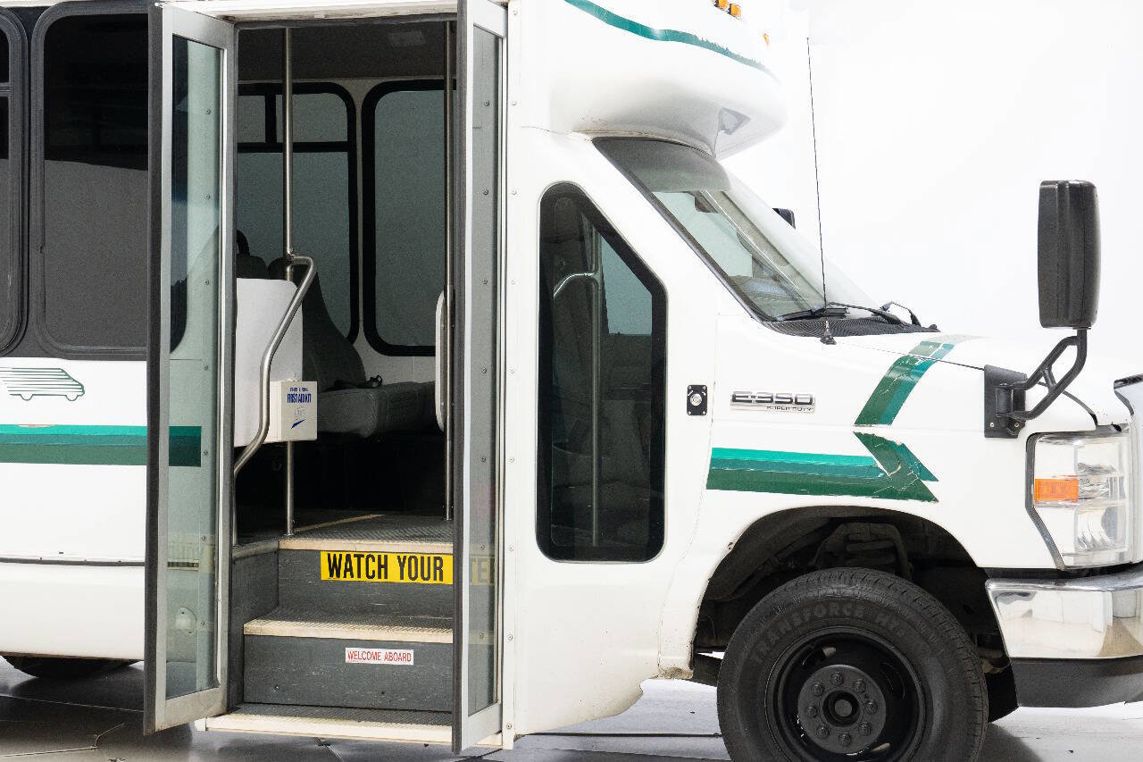 Used 2016 Ford E-350 and Econoline 350 Super Duty w/ Shuttle Bus Prep Package image 17