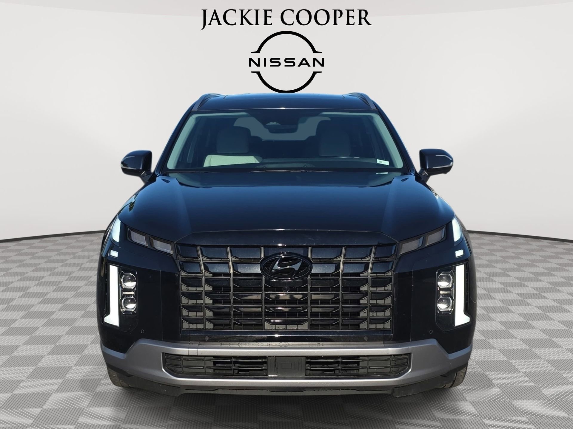 Used 2024 Hyundai Palisade SEL w/ Premium Package FWD image 2