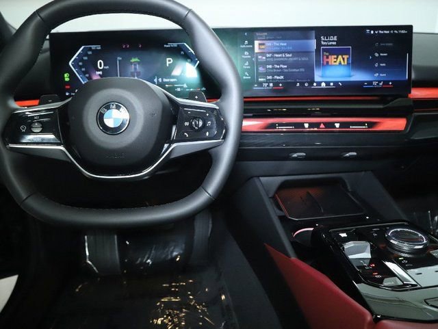 Used 2026 BMW 540i xDrive AWD/4WD image 32