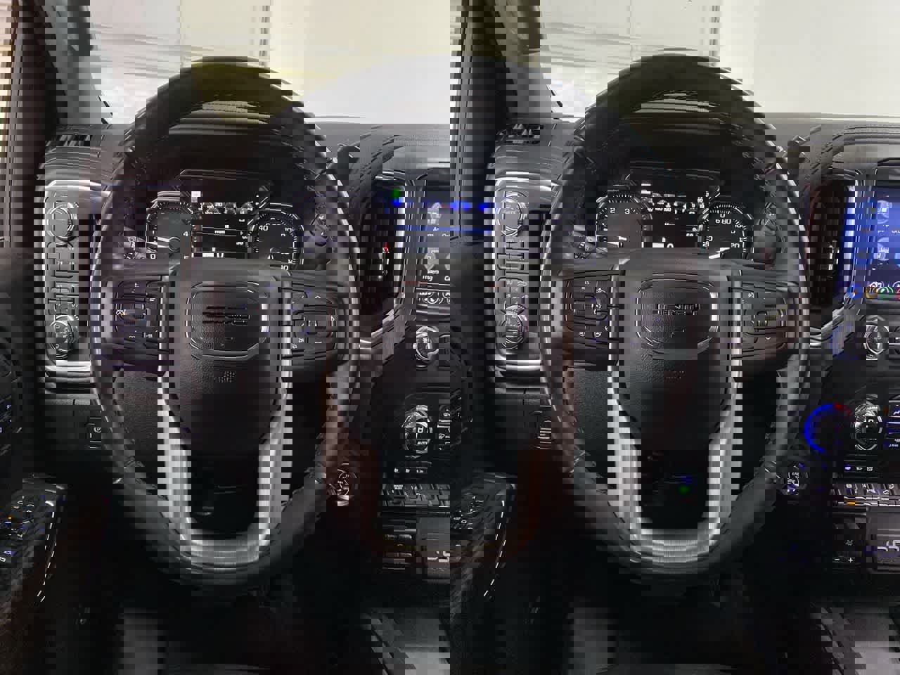 Used 2023 GMC Sierra 2500 Denali w/ Denali Ultimate Package AWD/4WD image 19