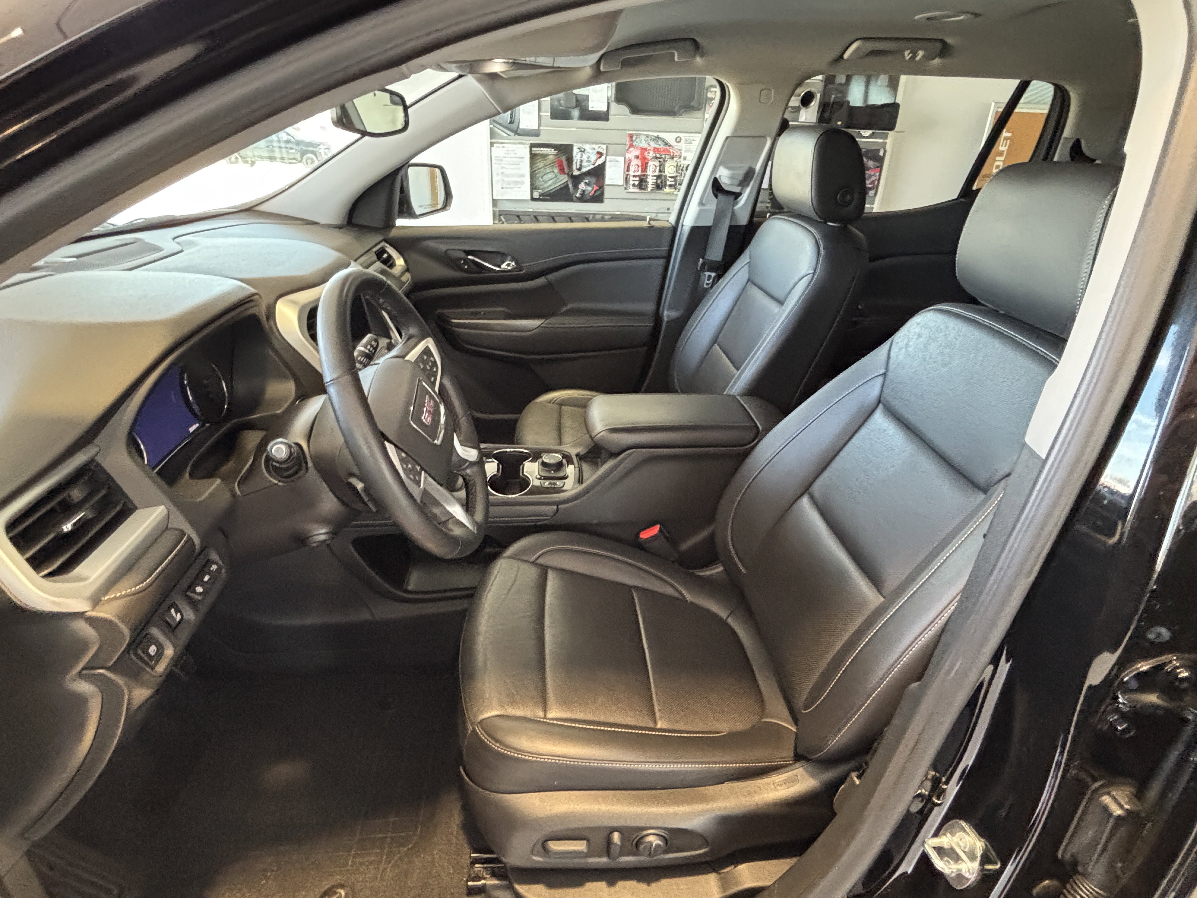 Used 2023 GMC Acadia SLT w/ Elevation Edition FWD image 9