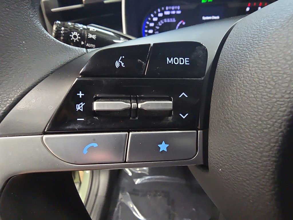 Used 2024 Hyundai Santa Cruz SEL AWD/4WD image 16