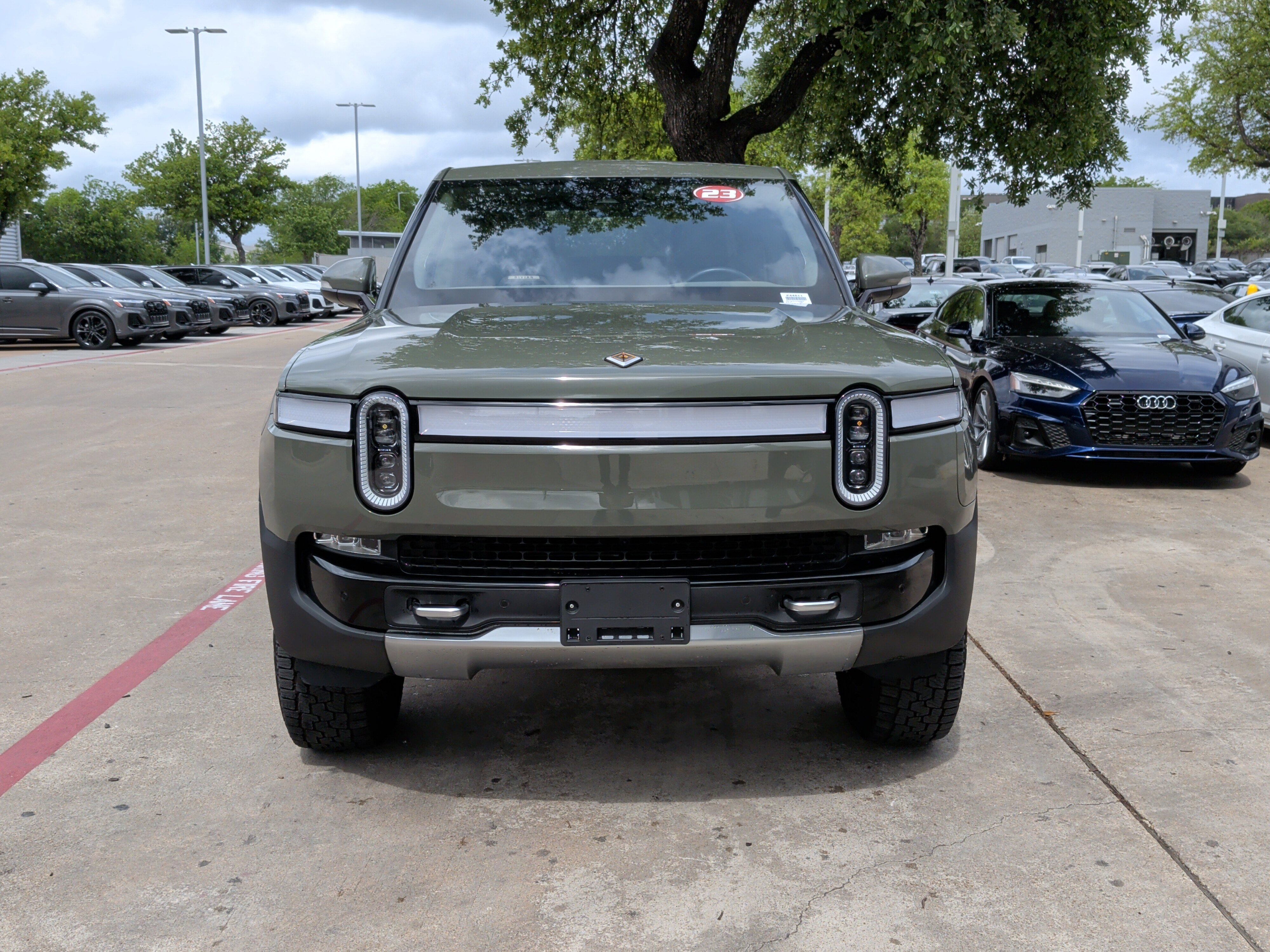 Used 2023 Rivian R1T Launch Edition image 3