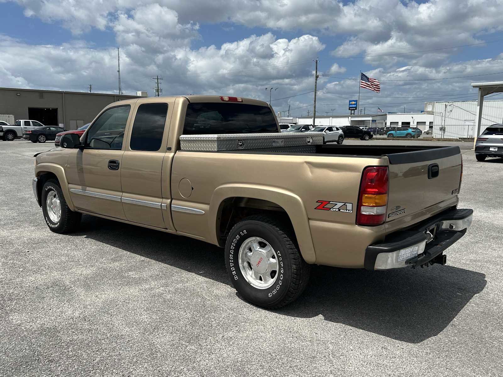 Used 2001 GMC Sierra 1500 SLE w/ Convenience Plus Group AWD/4WD image 7