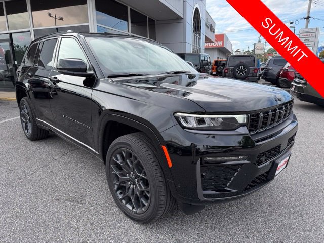 New 2027 Jeep Grand Cherokee Summit w/ Adv Protech Group IV AWD/4WD image 4
