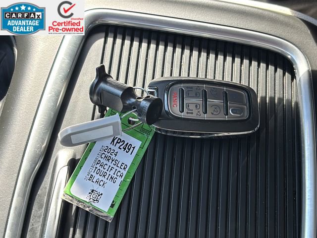 Certified 2024 Chrysler Pacifica Touring-L image 43