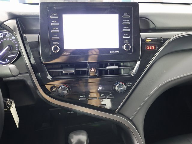 Used 2024 Toyota Camry SE image 17