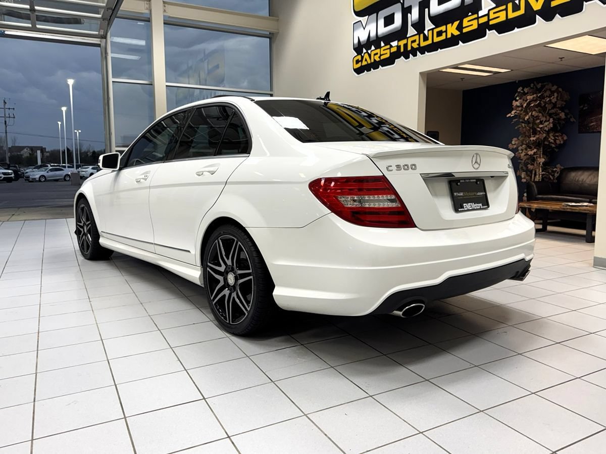 Used 2013 Mercedes-Benz C 300 4MATIC Sedan image 4