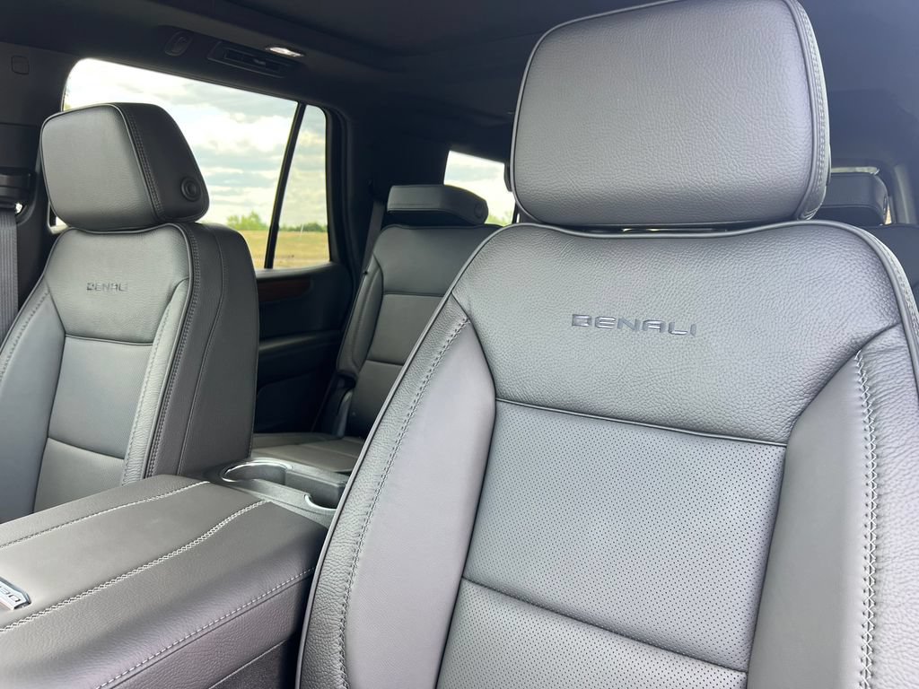 New 2026 GMC Yukon Denali w/ Sun & Power Step Package AWD/4WD image 11