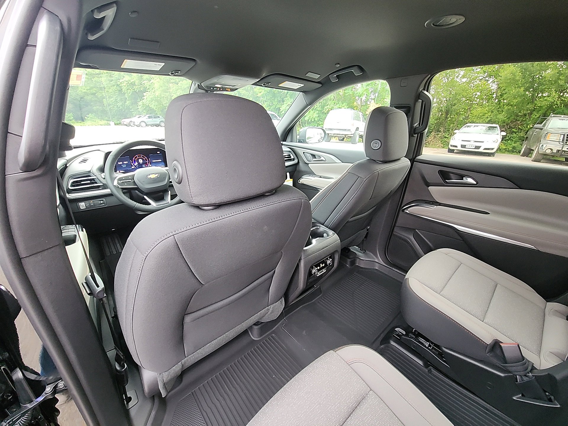 New 2025 Chevrolet Traverse LT w/ LPO, Cargo Package image 27