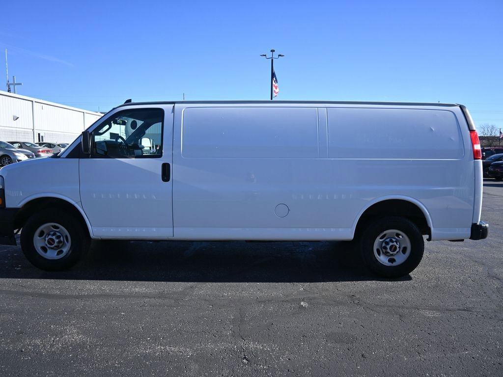 Used 2023 GMC Savana 2500 Extended w/ Enhanced Convenience Package image 22