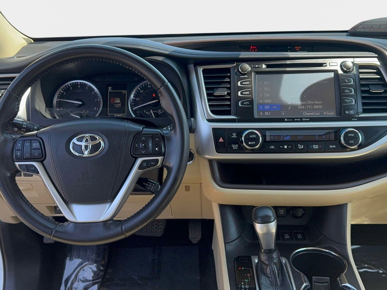 Used 2019 Toyota Highlander XLE image 11