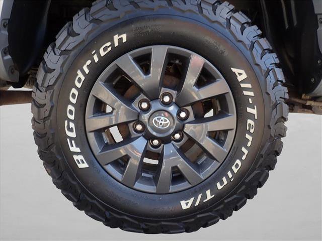 Used 2021 Toyota Tacoma SR5 w/ Technology Package AWD/4WD image 7