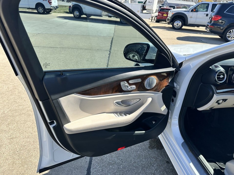 Used 2017 Mercedes-Benz E 300 4MATIC image 10