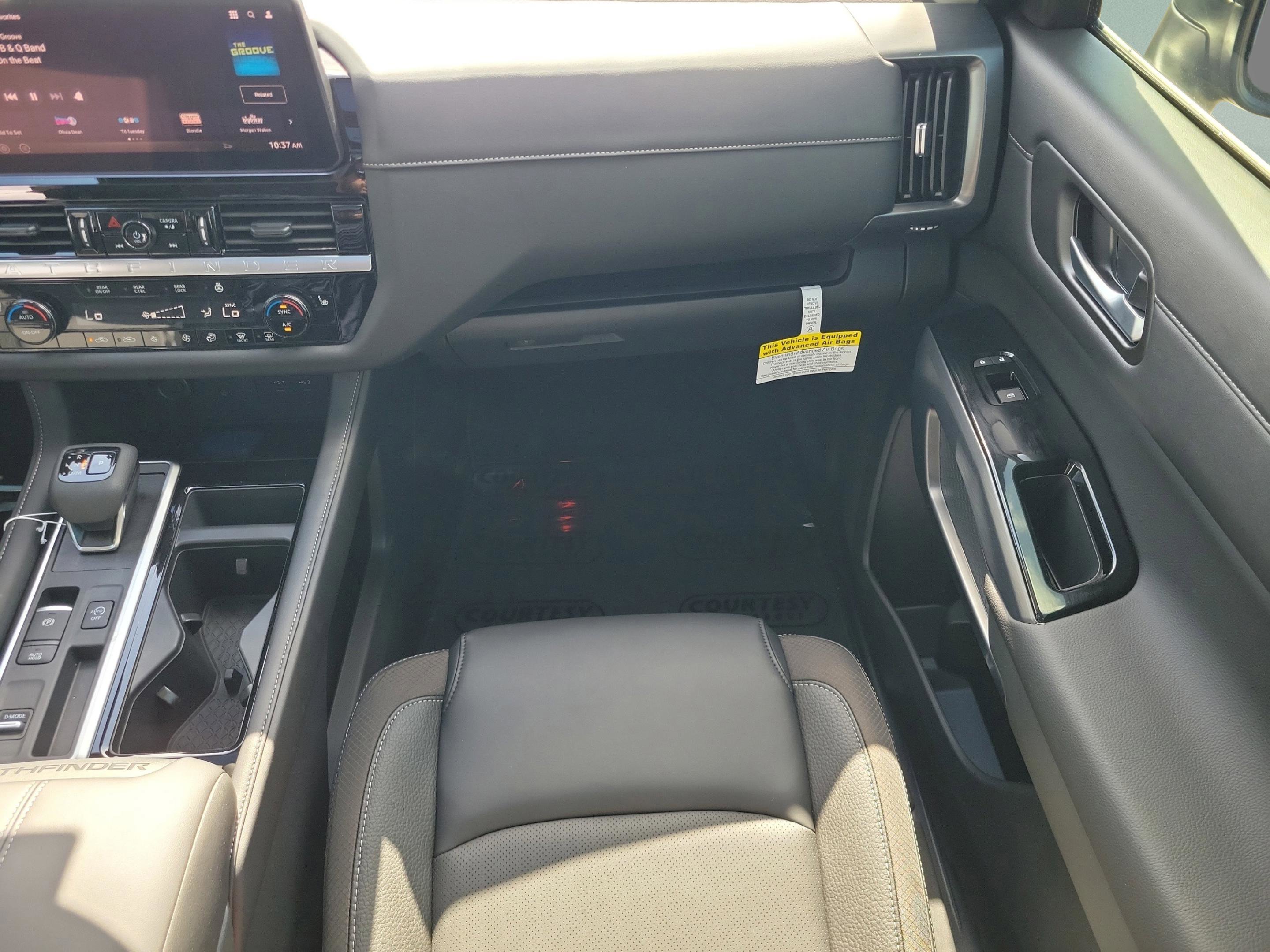 New 2026 Nissan Pathfinder SL image 15