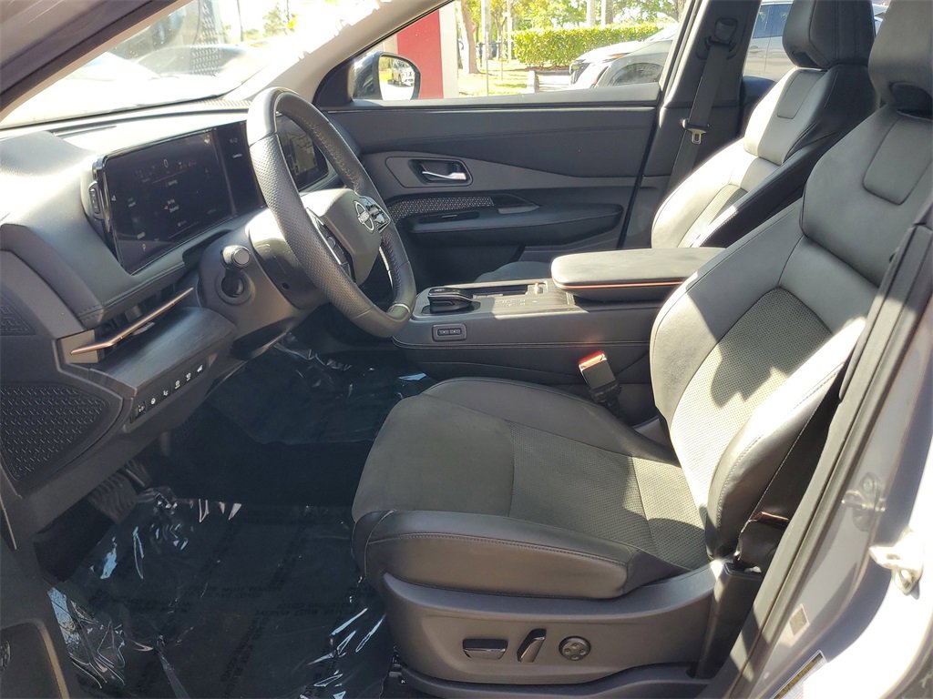 Certified 2024 Nissan Ariya AWD image 17