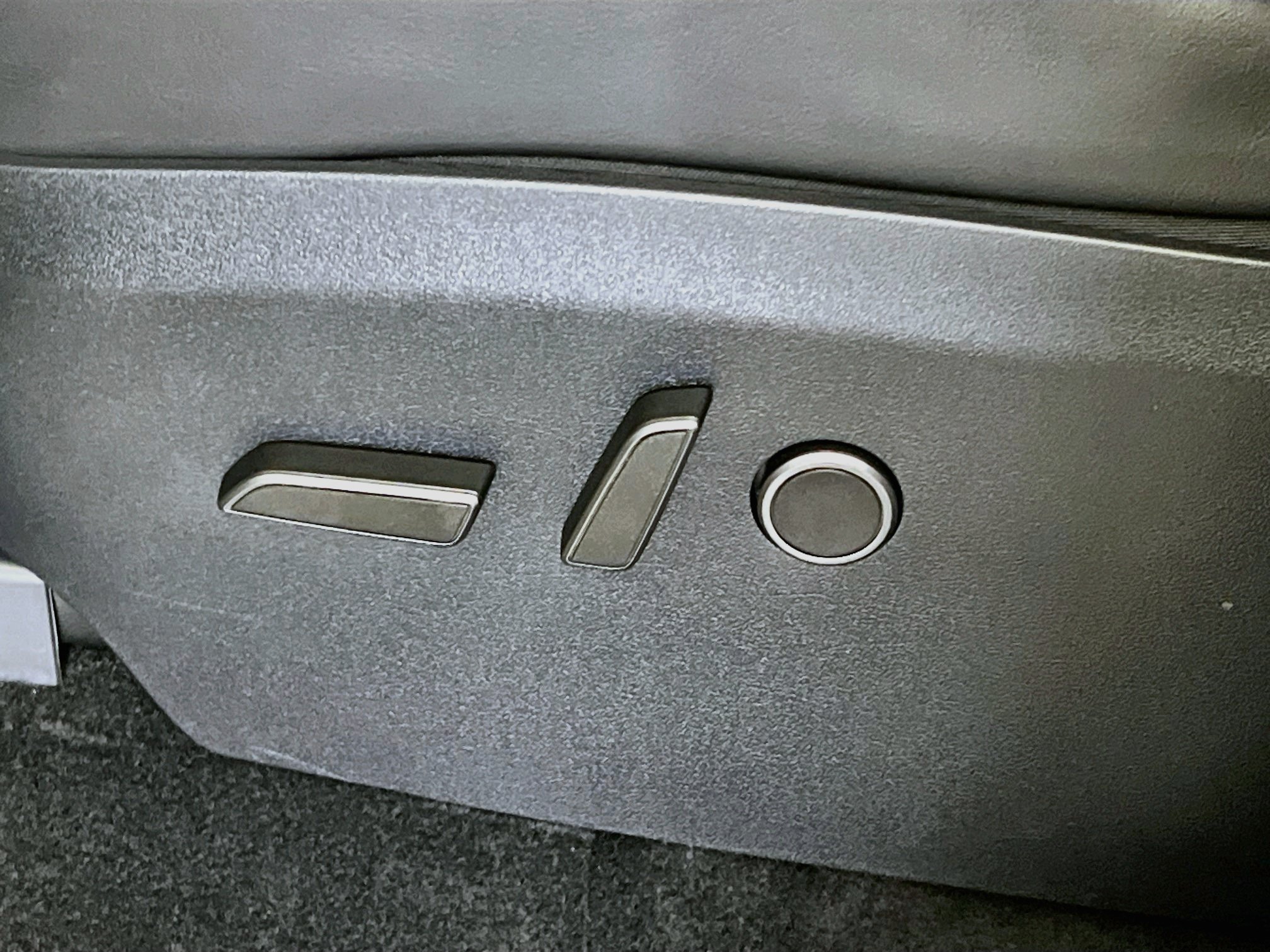 Used 2024 Tesla Model Y Long Range AWD/4WD image 15
