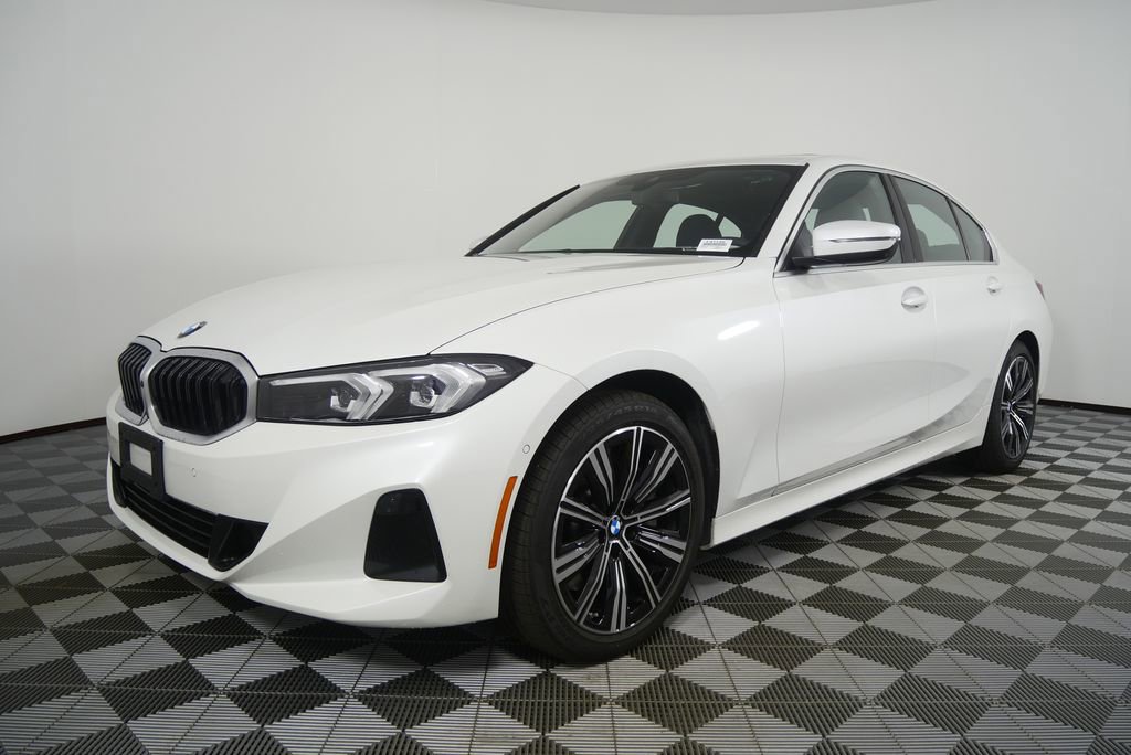 Certified 2025 BMW 330i Sedan w/ Premium Package RWD image 7