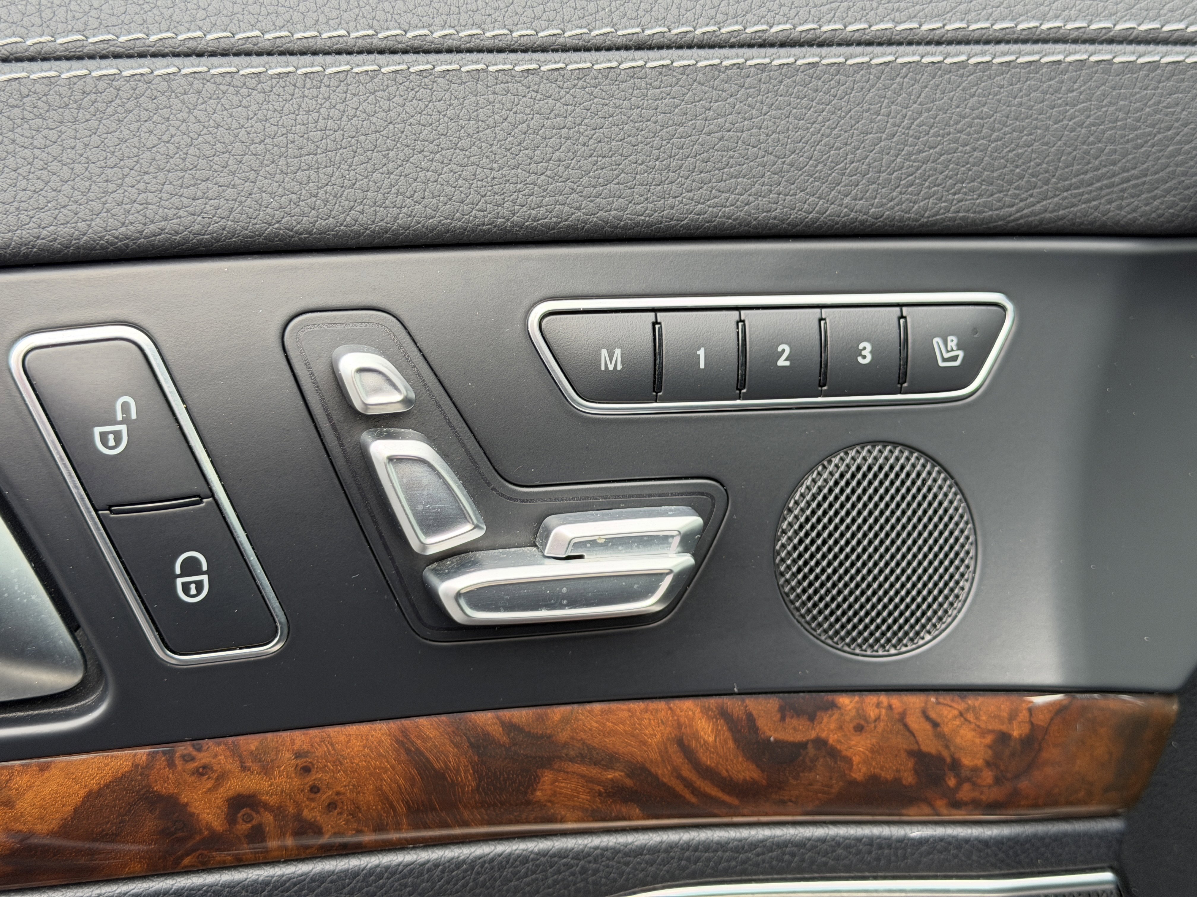 Used 2013 Mercedes-Benz SL 550 image 21