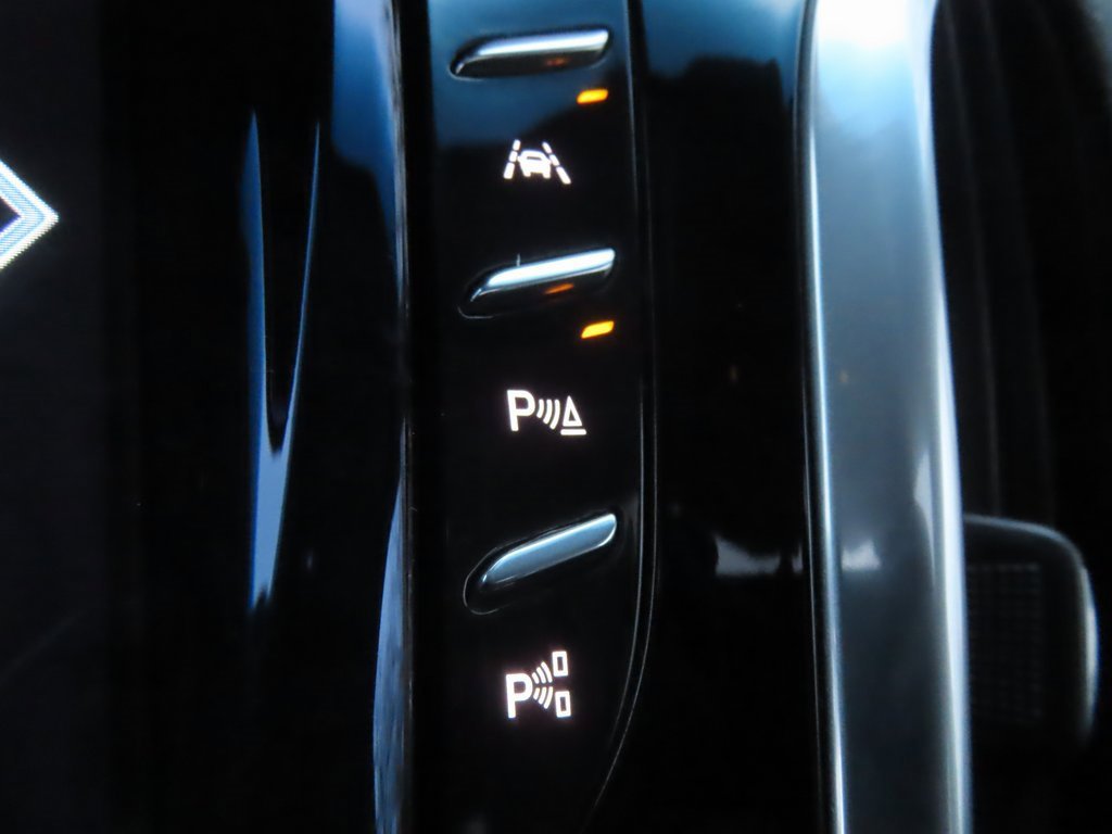 Used 2019 Cadillac Escalade Premium Luxury image 14