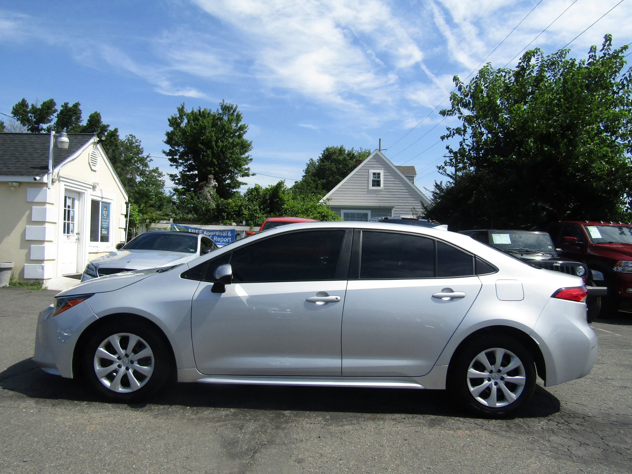 Used 2024 Toyota Corolla LE image 4