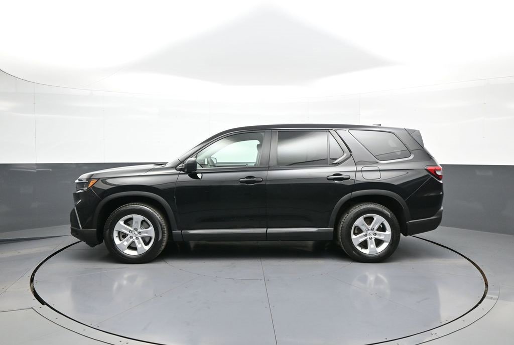 Used 2023 Honda Pilot LX image 9