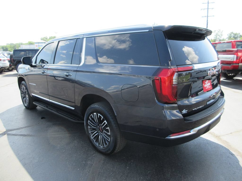 Used 2025 GMC Yukon XL Elevation w/ Technology Package AWD/4WD image 9