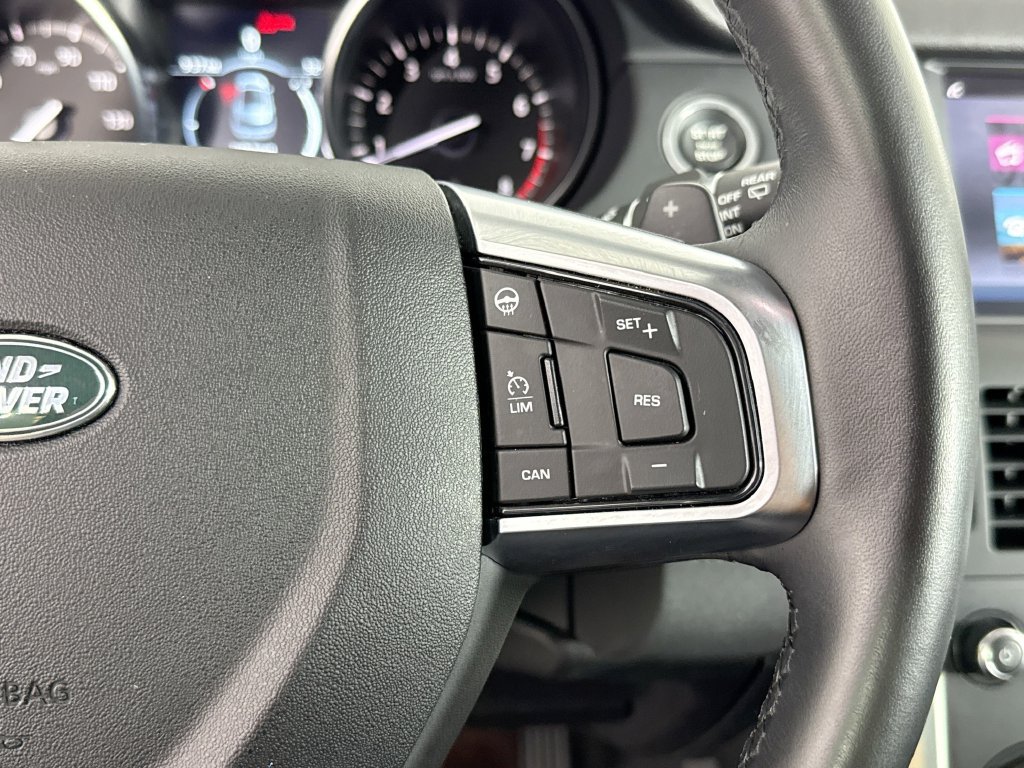Used 2019 Land Rover Discovery Sport SE AWD/4WD image 41