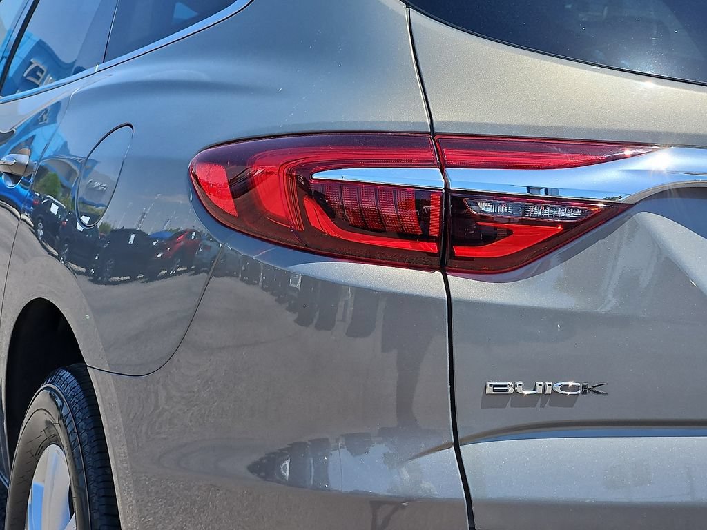 Used 2018 Buick Enclave Essence FWD image 9