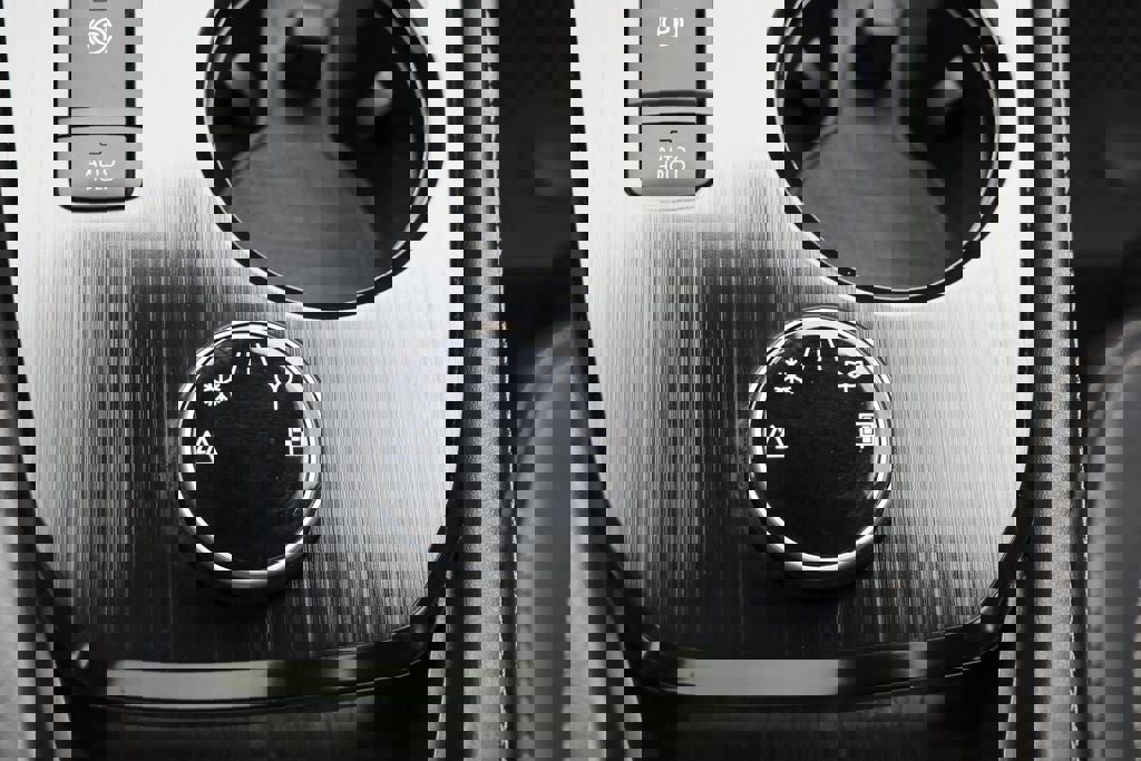 Used 2021 Nissan Rogue Platinum image 26