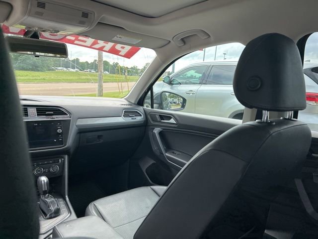 Used 2019 Volkswagen Tiguan SE w/ Panoramic Sunroof Package FWD image 34