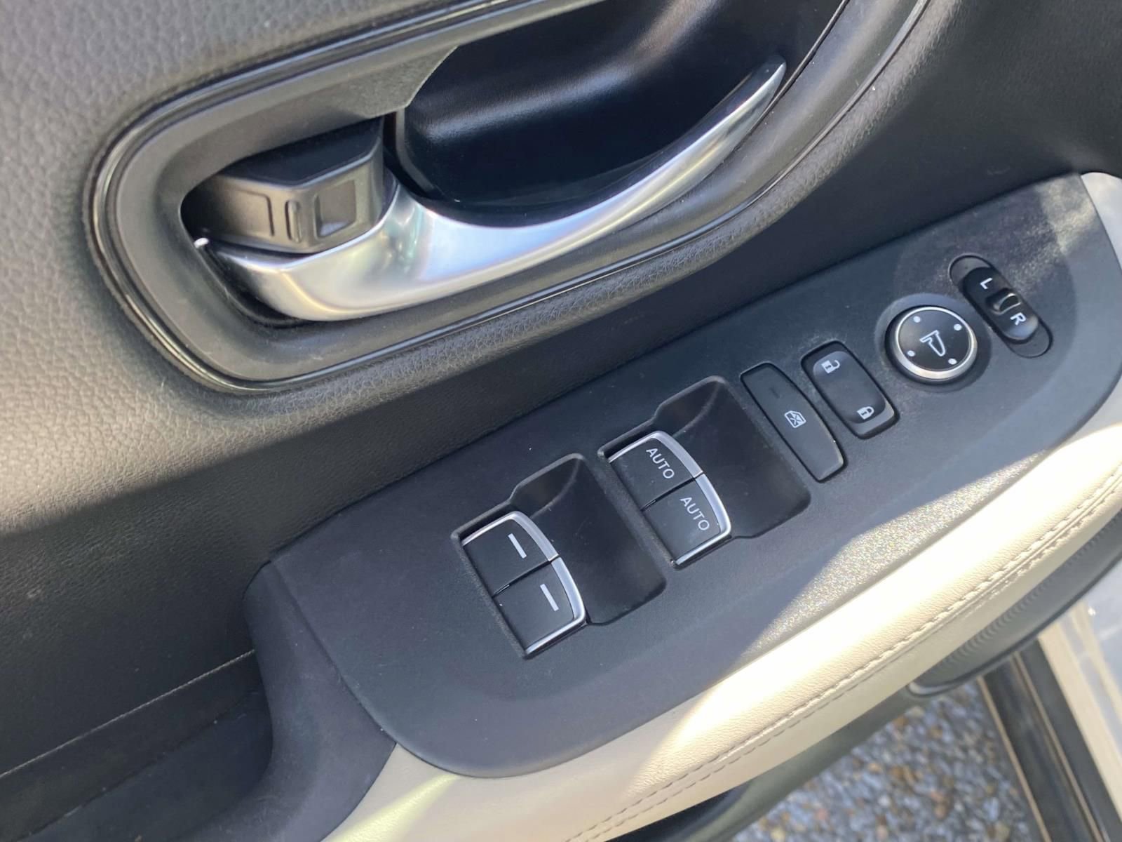 Used 2023 Honda HR-V EX-L image 15