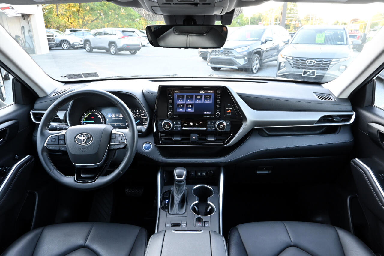 Used 2021 Toyota Highlander XLE image 25