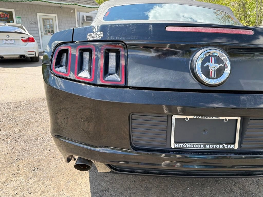 Used 2014 Ford Mustang Convertible RWD image 18
