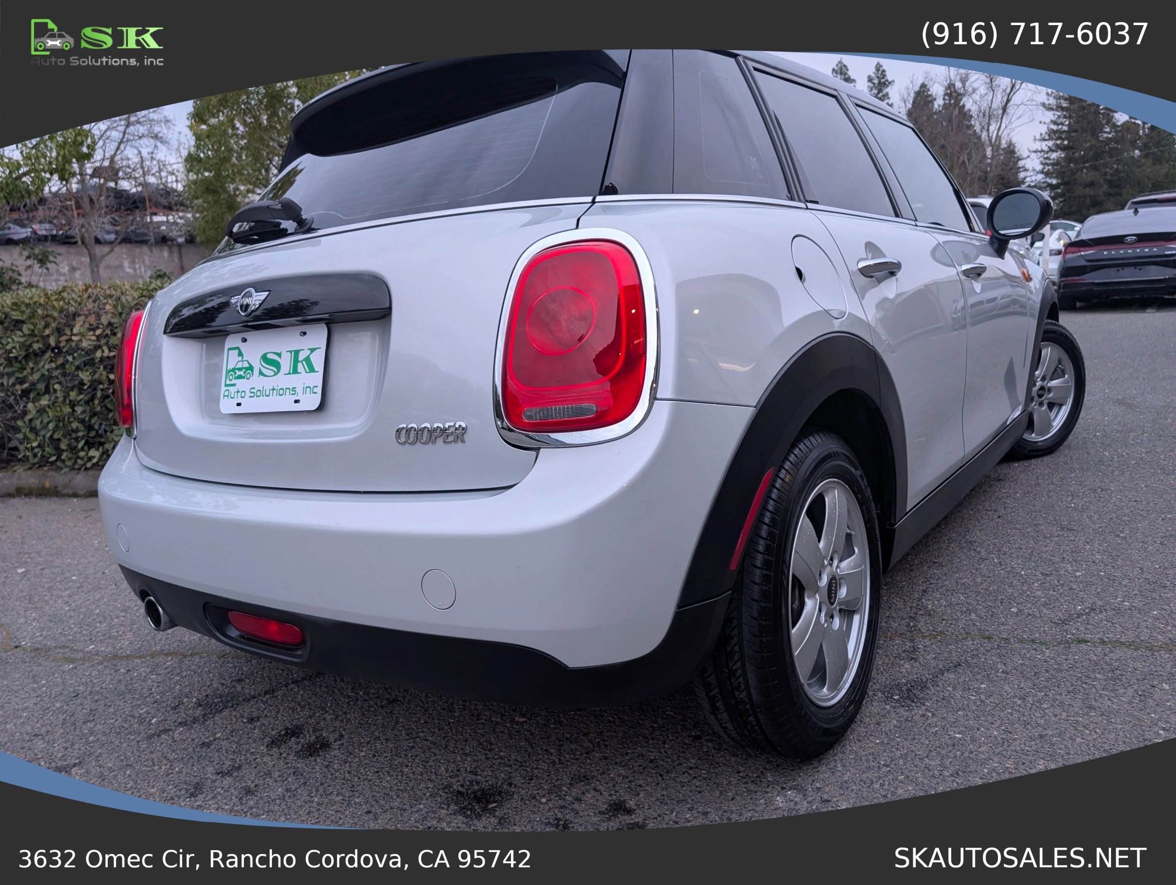 Used 2016 MINI Cooper 4-Door Hardtop image 11