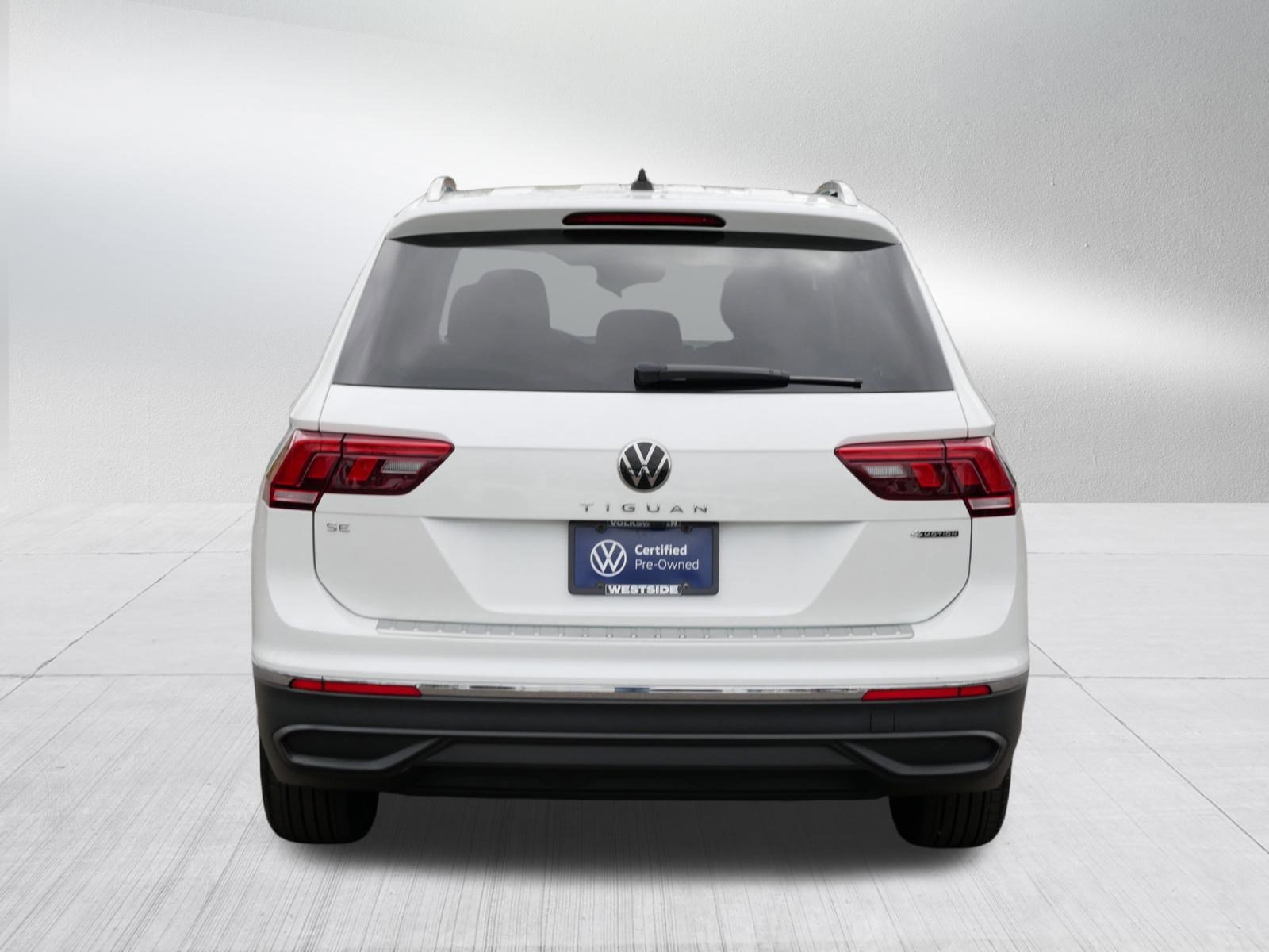 Certified 2023 Volkswagen Tiguan SE w/ Panoramic Sunroof Package AWD/4WD image 6