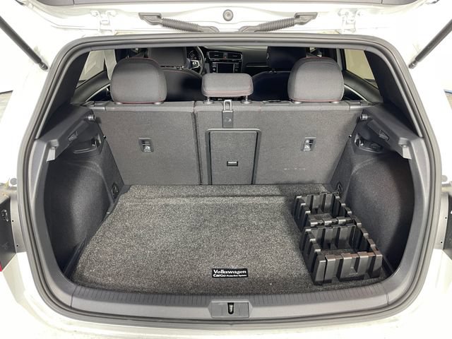 Used 2019 Volkswagen Golf 4-Door FWD image 12
