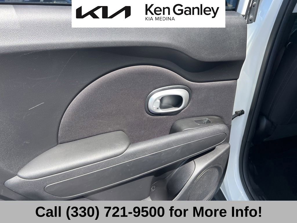 Used 2015 Kia Soul FWD image 43