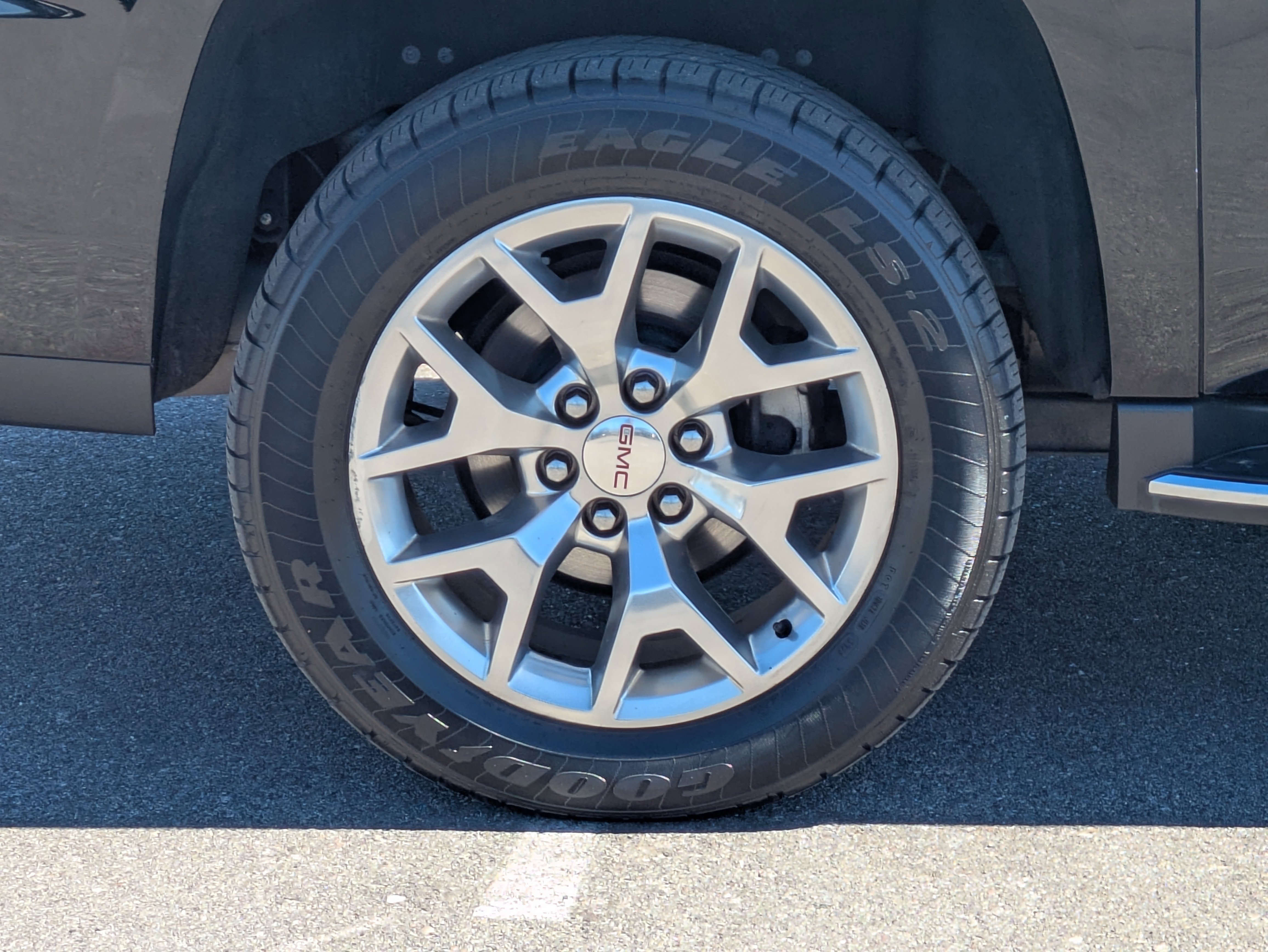 Used 2019 GMC Yukon XL SLT image 9