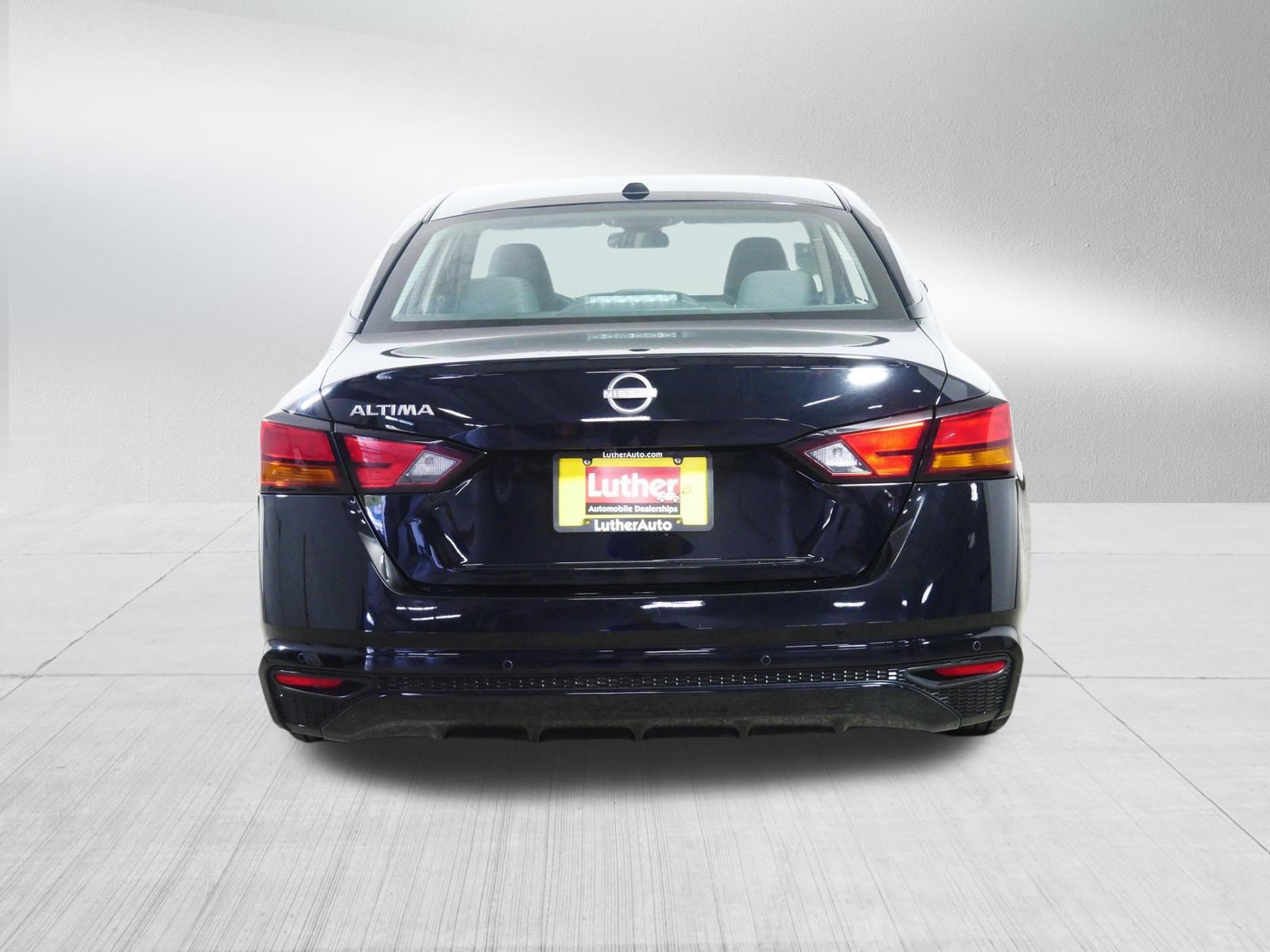 Used 2025 Nissan Altima 2.5 SV FWD image 6