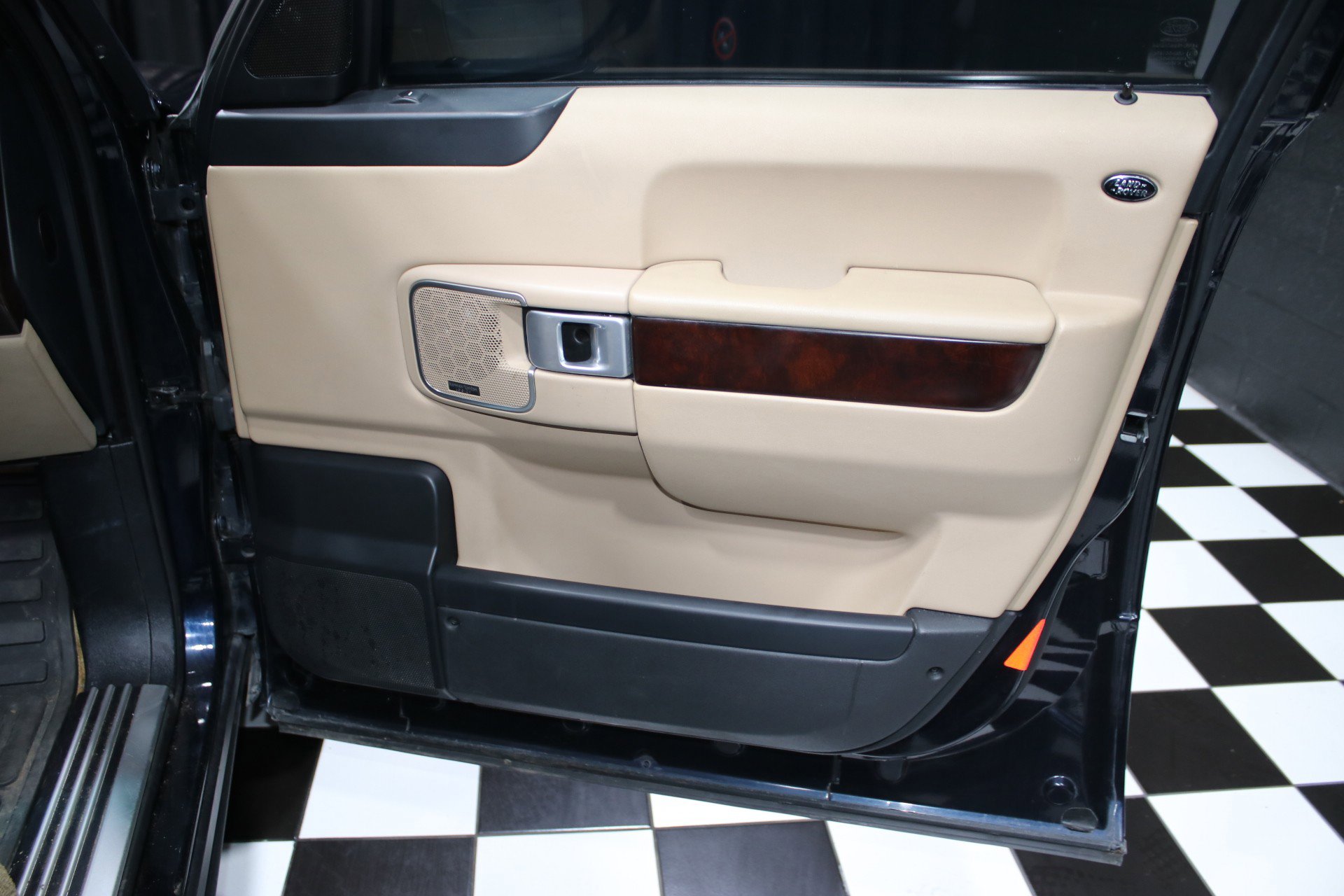 Used 2007 Land Rover Range Rover HSE image 26