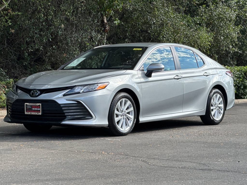 Used 2024 Toyota Camry LE w/ Convenience Package FWD image 9