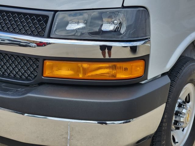 Used 2025 Chevrolet Express 3500 LT w/ LT Preferred Equipment Group RWD image 15