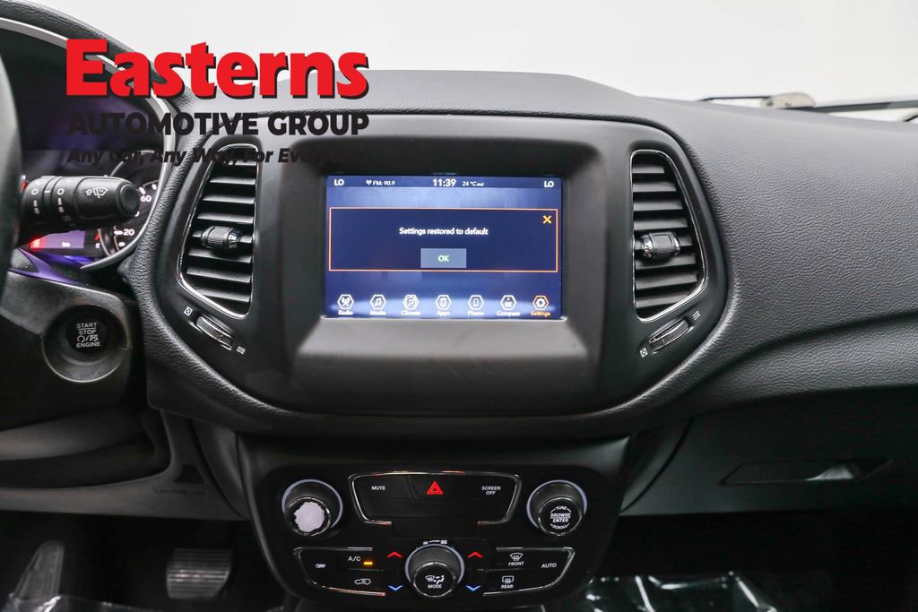 Used 2019 Jeep Compass Latitude w/ Cold Weather Group image 12