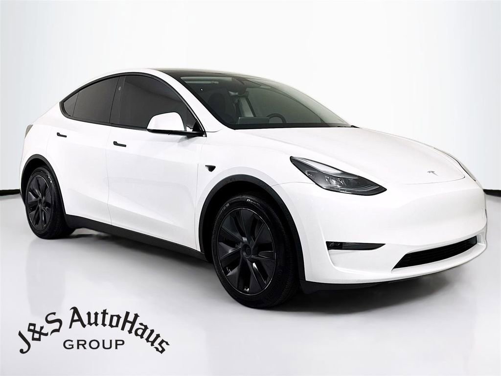 Used 2025 Tesla Model Y Long Range image 1