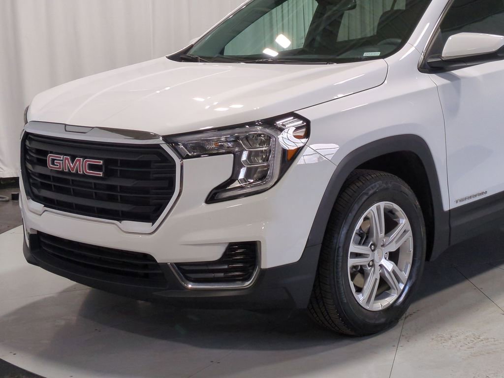 Used 2022 GMC Terrain SLE w/ Driver Convenience Package image 14