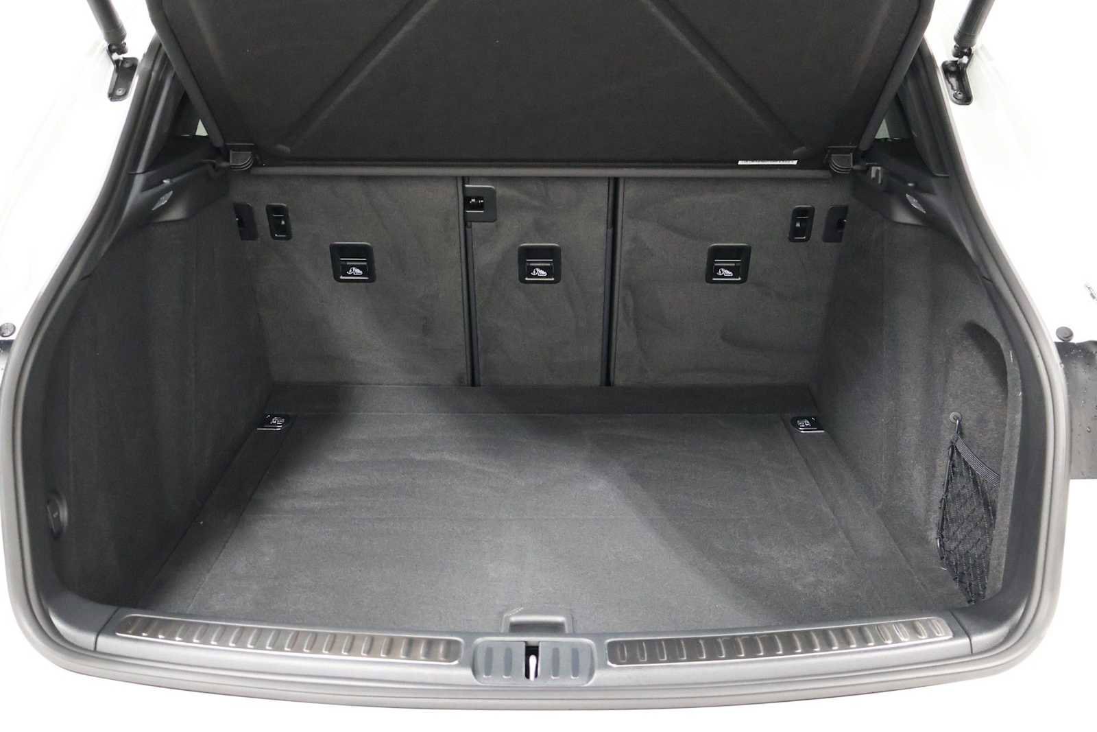 Used 2026 Porsche Macan AWD/4WD image 41