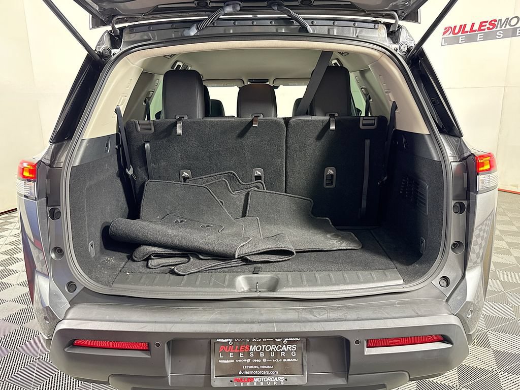 Used 2024 Nissan Pathfinder SV FWD image 25